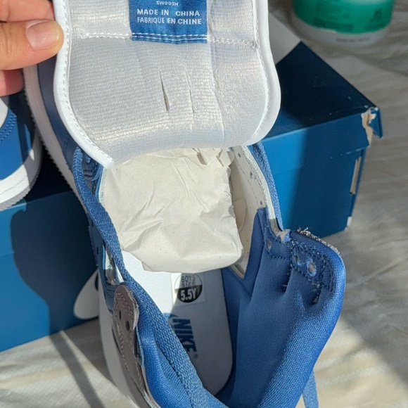 BRAND NEW! Jordan 1 Retro High OG True Blue (GS)- Size 5.5Y - Picture 2 of 8